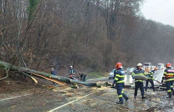 Un bărbat a ajuns la spital