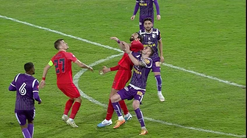 Cotul aplicat de Andrea Compagno jucătorului de la FC Argeș /FOTO: gsp.ro
