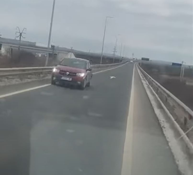Un șofer cu Logan