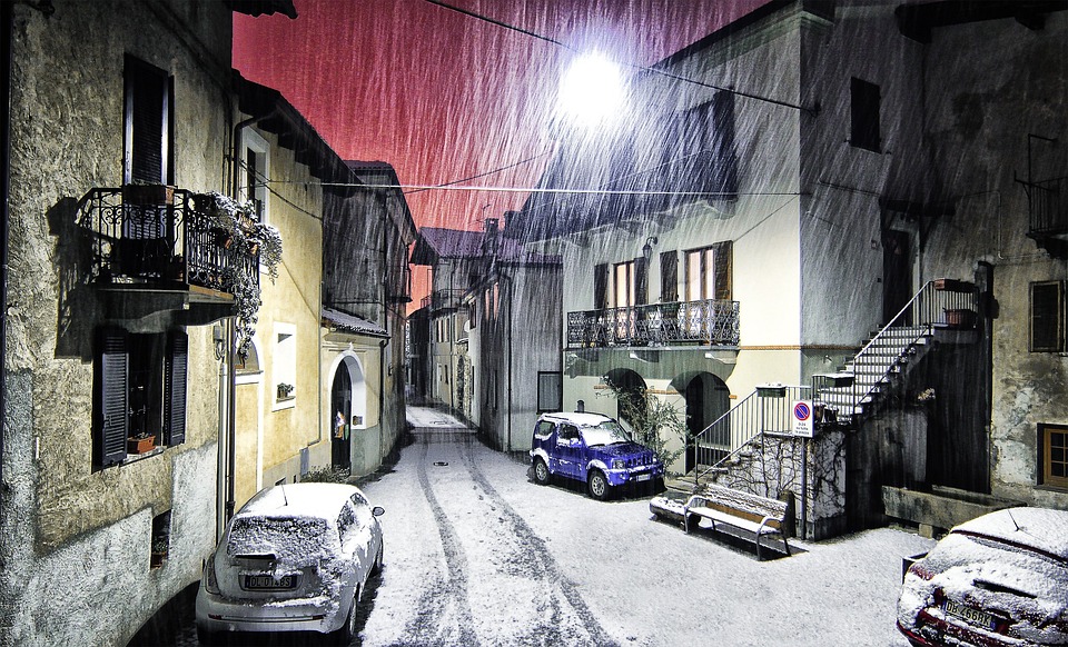 Stradă înzăpezită. Sursă foto Pixabay