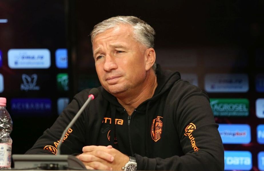 Dan Petrescu a fost enervat de scandările fanilor Universității Cluj /FOTO: captură ecran CFR Cluj - Facebook