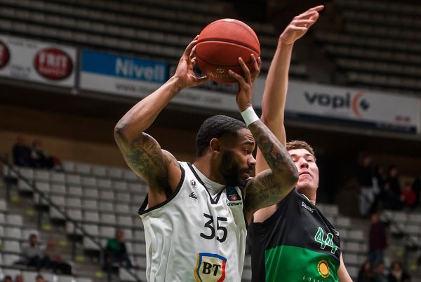 U-BT a fost învinsă fără drept de apel de echipa spaniolă Joventut Badalona