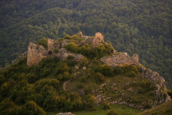 Aflată la puțin peste 30 de kilometri de Cluj-Napoca este una dintre cele mai captivante cetăți-ruine din toată Transilvania și anume Cetatea Liteni/ Foto: Cipri Ștefancu - Facebook