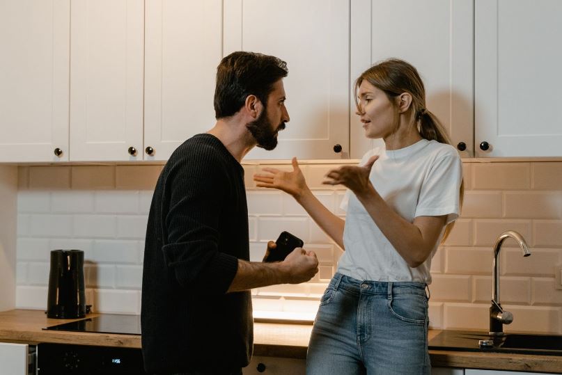 Crește numărul cazurilor de violență domestică în România/captură foto: pexels.com