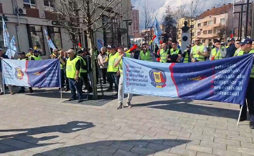 Polițiștii clujeni au ieșit în stradă/captură foto: snppc Facebook.com