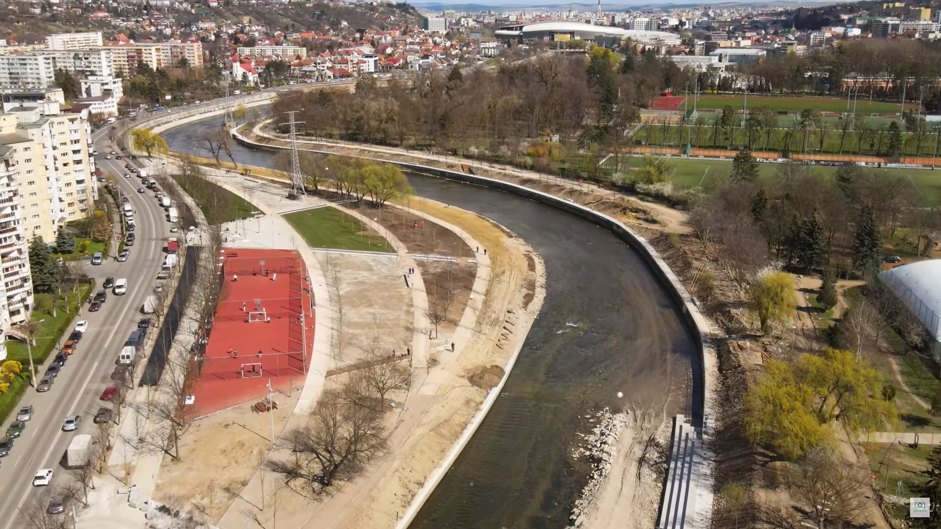 Lucrări neconforme pe malurile Someșului. FOTO: Captură video Youtube/ Legat de Cluj