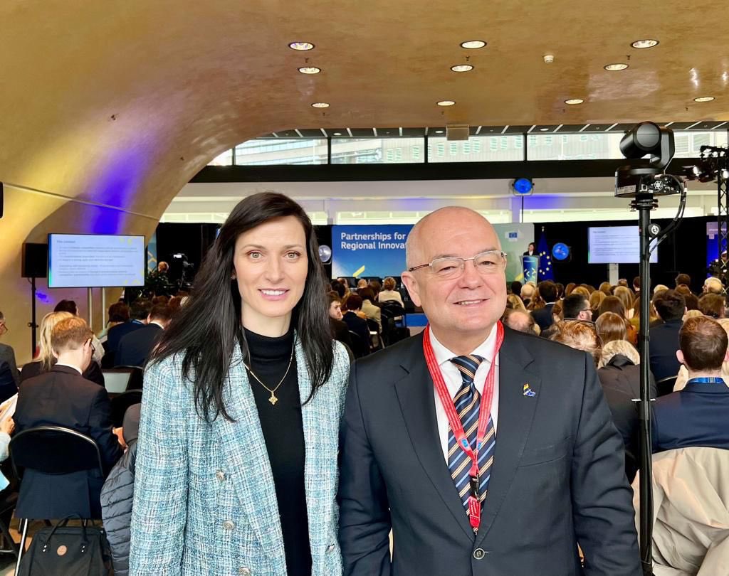 Marya Gabriel - comisar european pentru inovare și primarul Emil Boc. FOTO: Twitter