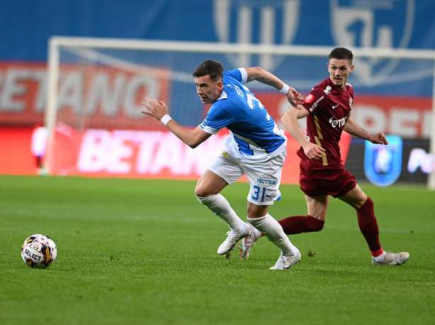Isfan Alexandru și Ermal Kraniqi în duel /FOTO: Universitatea Craiova - Facebook
