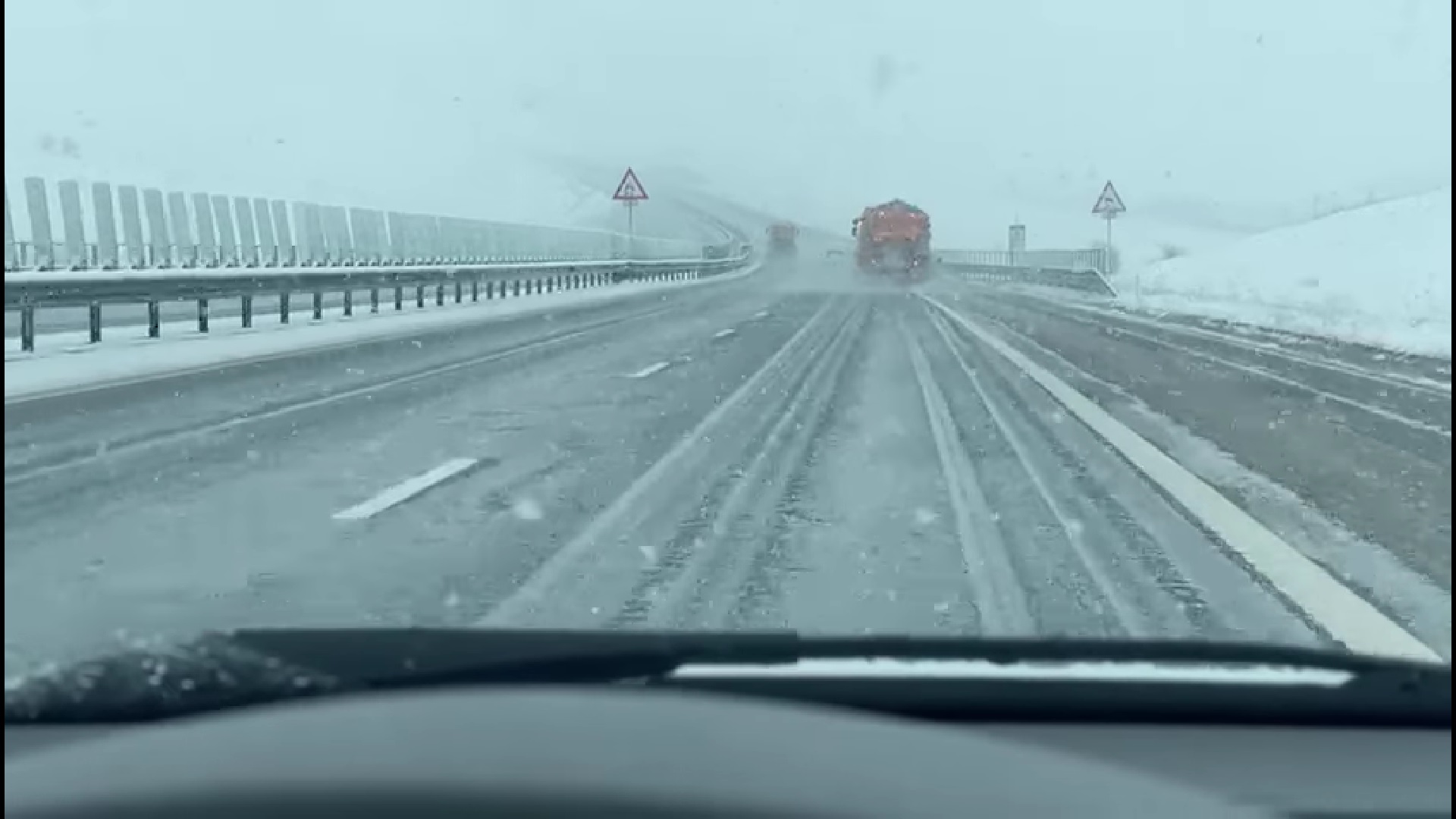 Ninsoare abundentă pe A3