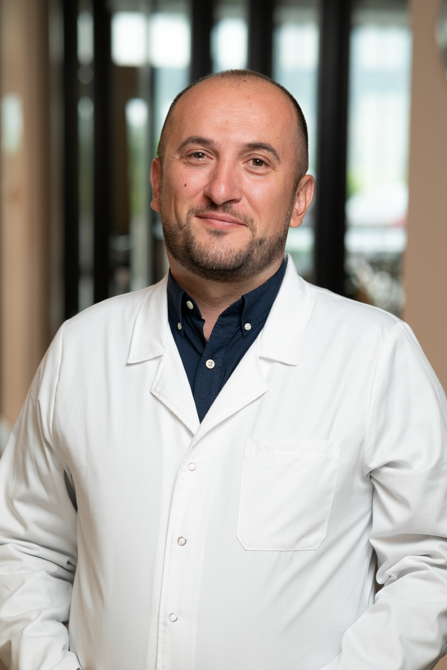 Dr. Adrian Bartoș