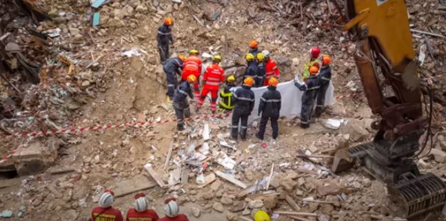 Cinci persoane rănite în urma prăbușirii unei clădiri