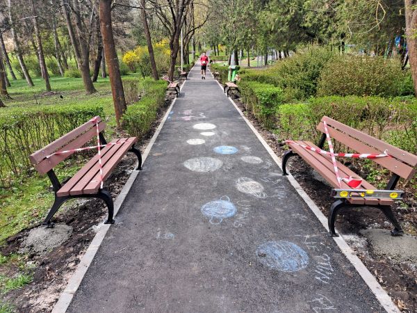 60 de bănci vor fi montate în parcul Detunata din cartierul Gheorgheni/ Foto: Dan Ștefan Tarcea - Facebook