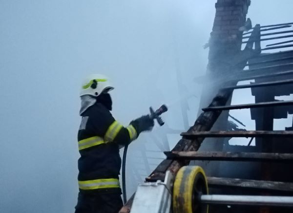 Intervenție la un incendiu în Cojocna/ Foto: ISU Cluj