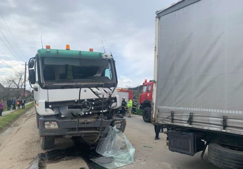 Un accident în lanț cu patru TIR-uri s-a produs marți
