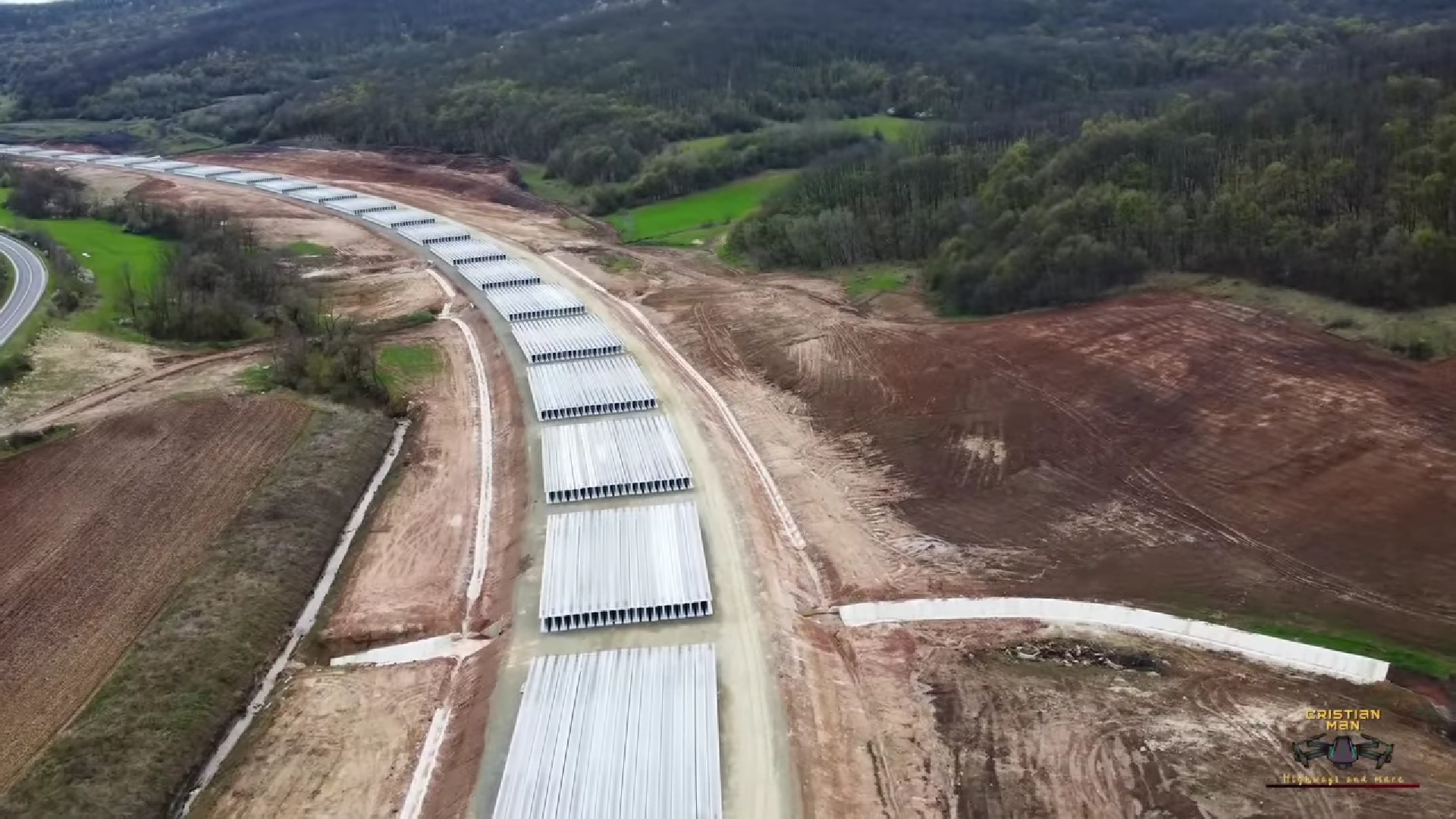 „Lotul grinzilor”. Stadiul fizic pe Zimbor-Mihăiești a depășit 50%. FOTO: Captură video