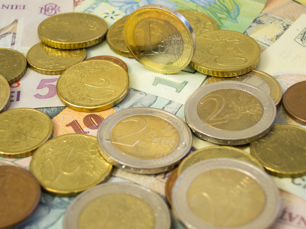 Salariile medii în România a crescut în 2022/ FOTO: depositphotos.com