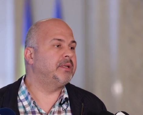 Emanuel Ungureanu: „Pe ce criterii crește finanțarea în sistemul sanitar?”/Foto: Emanuel Ungureanu Facebook.com