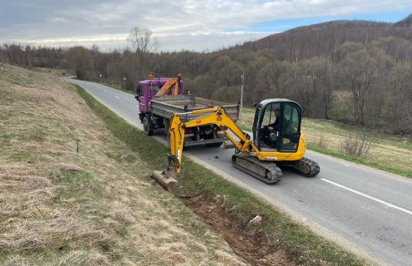 Consiliul Județean Cluj a demarat o serie de lucrări de întreținere curentă și periodică pe drumurile județene 108C (DN 1) – Mănăstireni
