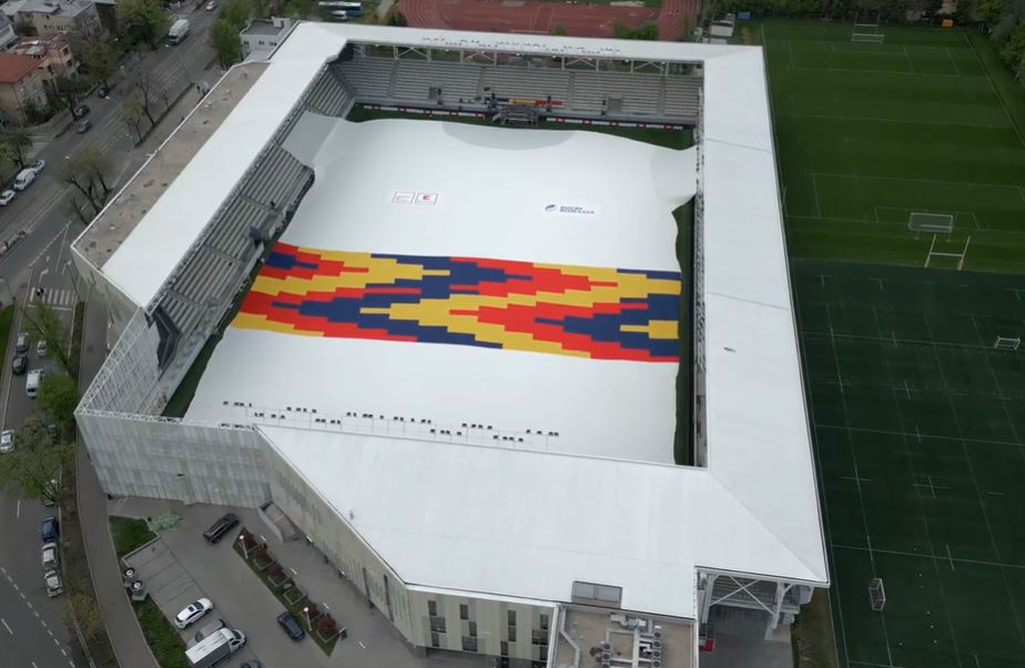România a intrat în Cartea Recordurilor cu cel mai mare tricou din lume