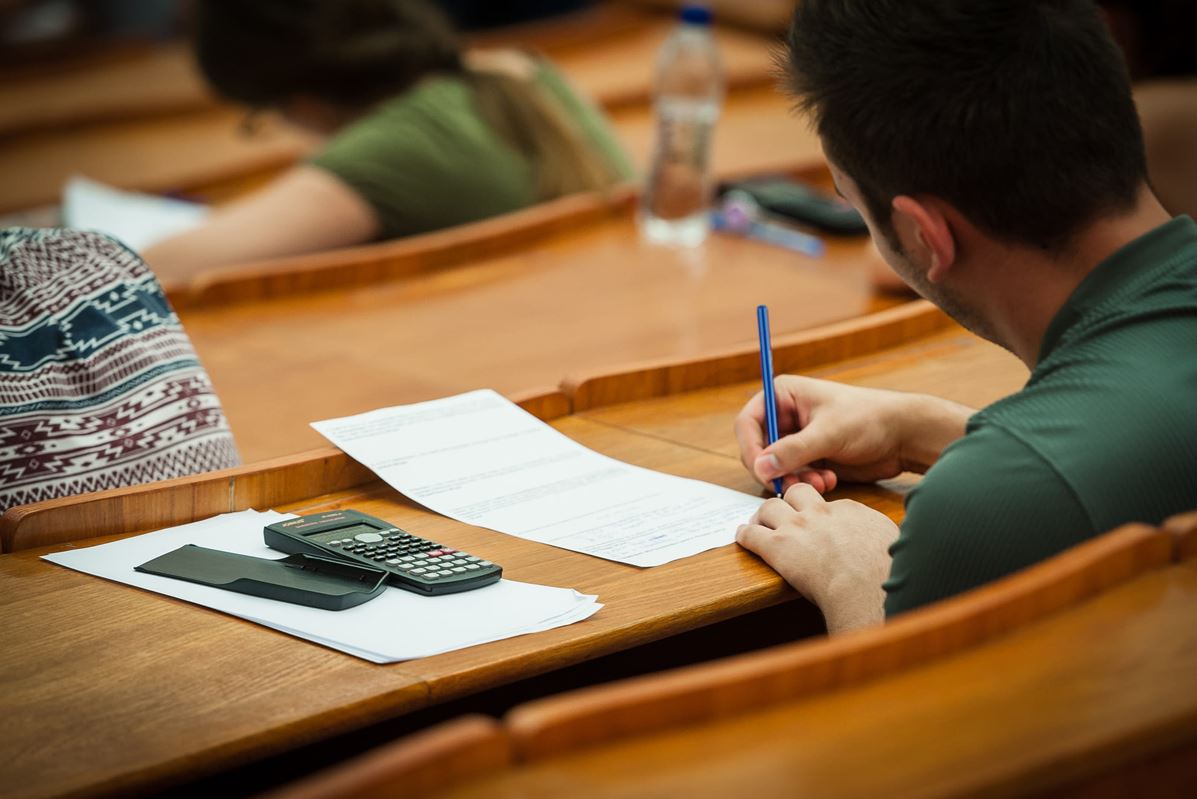 Studenții vor putea parcurge doi ani de studii într-un singur an / Foto: UBB