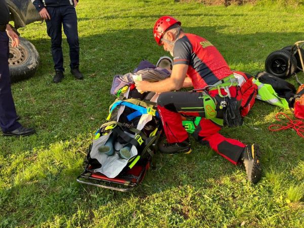 O clujeancă în vârstă de 21 de ani cu probleme medicale a fost salvată de Salvamont Alba