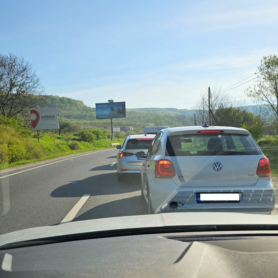 Trafic blocat la intrarea în Baciu. FOTO: Cititor Monitorul de Cluj