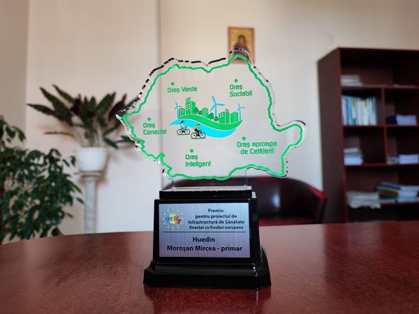 Primarul Huedinului a fost premiat de Asociația Orașelor din România pentru investiții în proiecte de infrastructură în sănătate/ Foto: Mircea Moroșan - Facebook