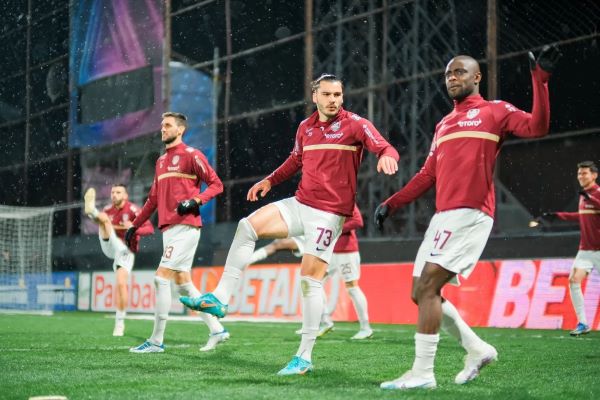 Jucătorii CFR Cluj la încălzire înainte de un meci /FOTO: CFR Cluj - Facebook