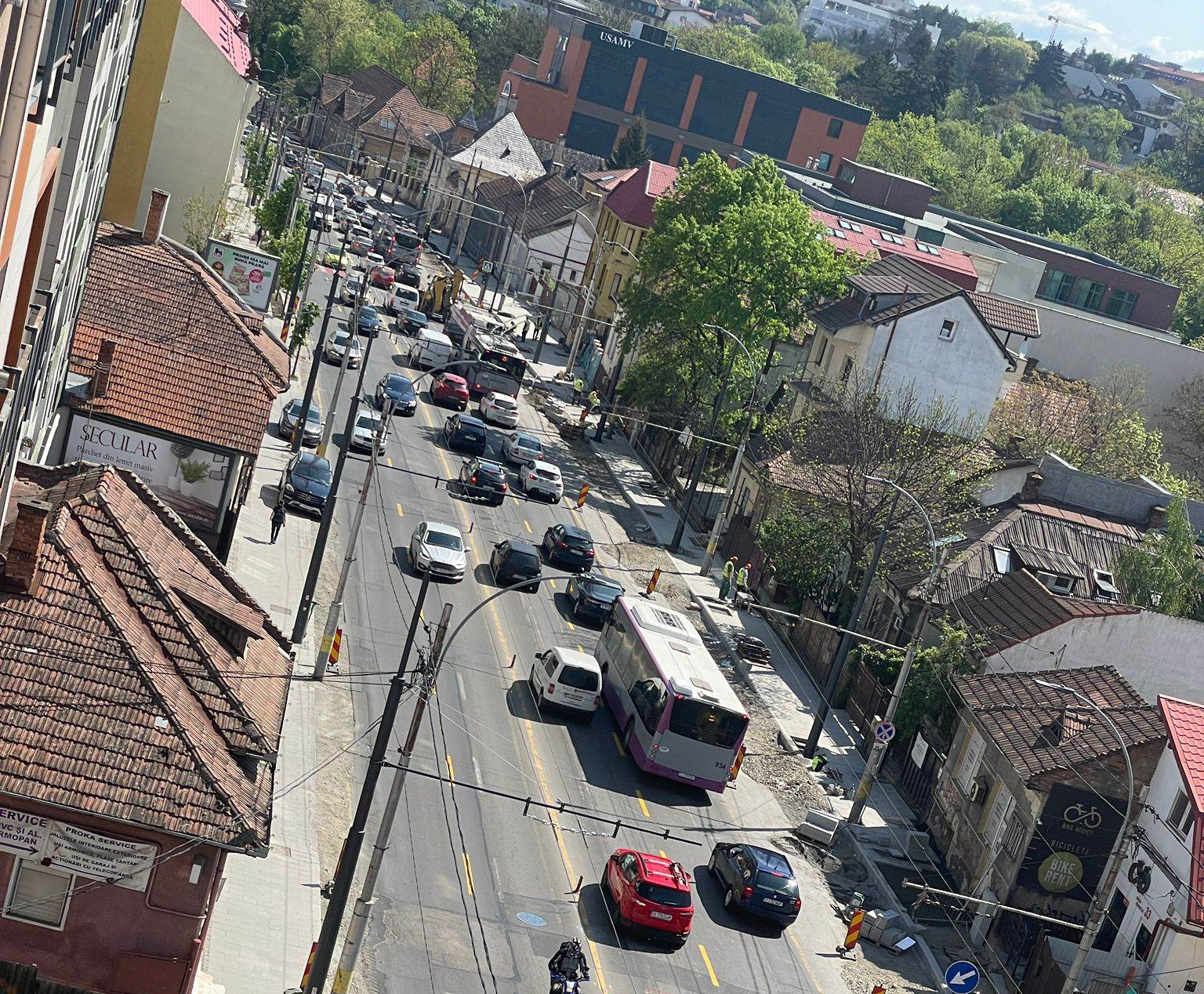 Lucrări și aglomerație pe Calea Mănăștur