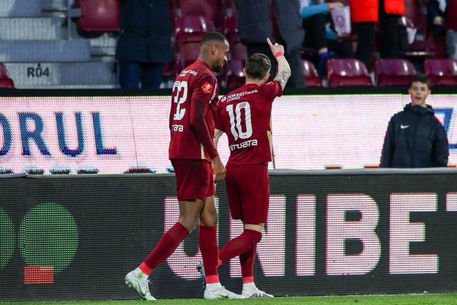 Rangelo Janga împreună cu Ciprian Deac /FOTO: CFR Cluj - Facebook