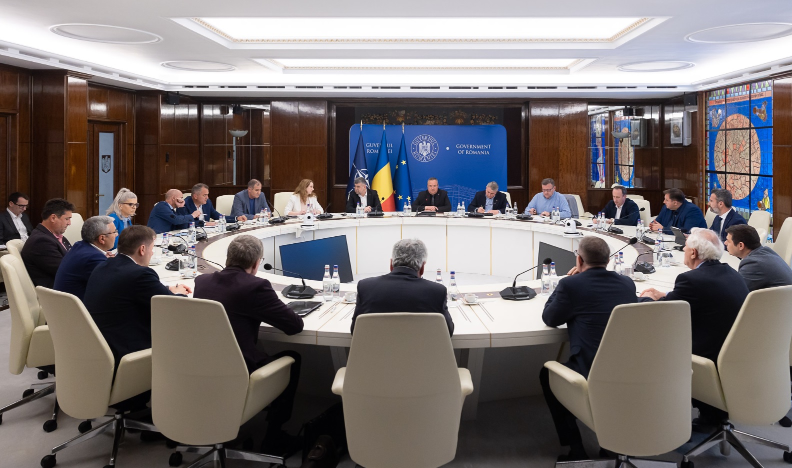 Consultări ale premierului Nicolae-Ionel Ciucă cu reprezentanții sindicatelor din educație. FOTO: gov.ro