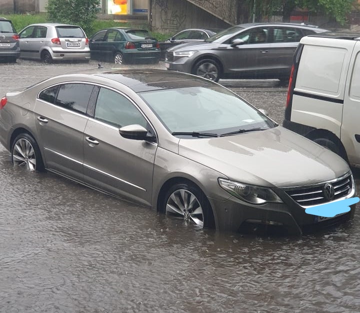 Meteorologii au emis