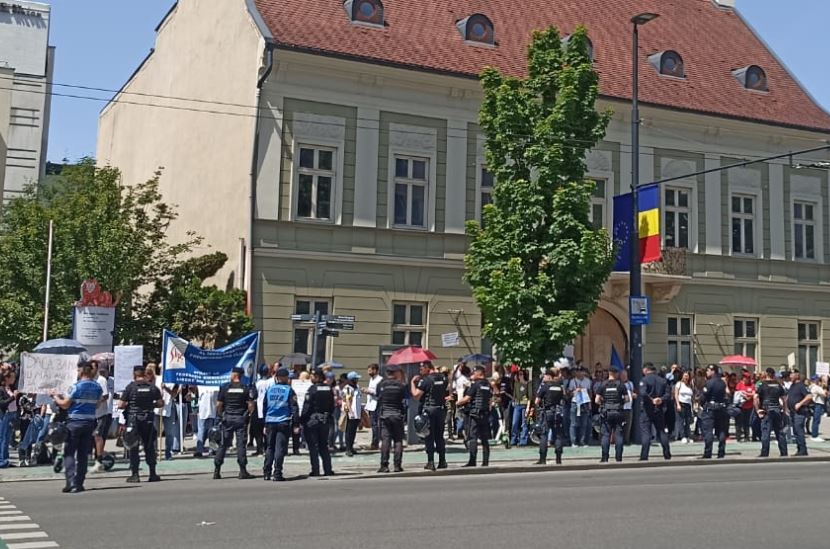Criza din educație amână rotația guvernamentală. Nicolae Ciucă rămâne premier/Foto: Protestul sindicaliștilor din învățământ