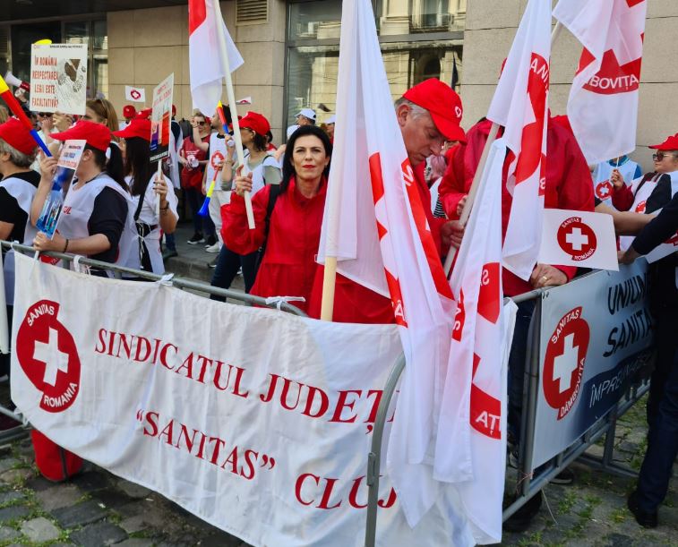 Grevă japoneză în Sănătate și miting în fața Guvernului/Foto: Federația Sanitas din România Facebook.com