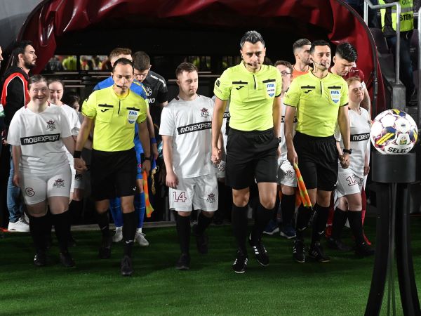 Patru arbitri români au fost selectaţi să oficieze la Campionatul European de tineret Under-21 din România şi Georgia