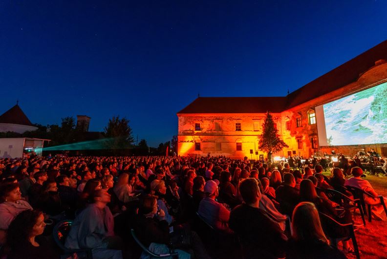 Proiecție de film la castel în Bonțida