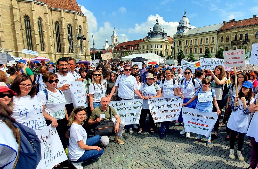 Profesorii de la Școala Gimnazială „Ion Creangă” din Cluj-Napoca au protestat