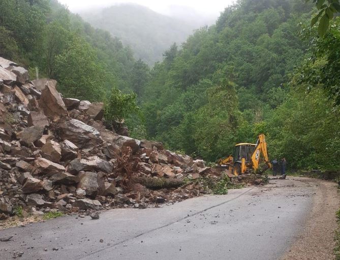 Drum județean din zona Tarniței