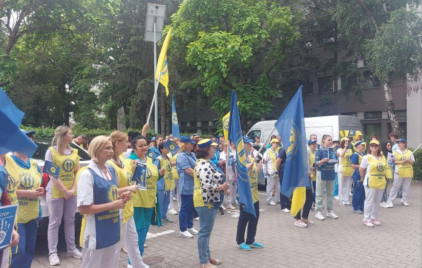 Cluj: Medicii și angajații din Sănătate au protestat