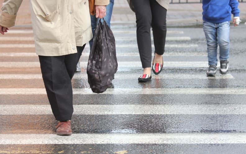 Șofer amendat pentru că nu i-a acordat prioritate unui pieton/Foto: pixabay.com