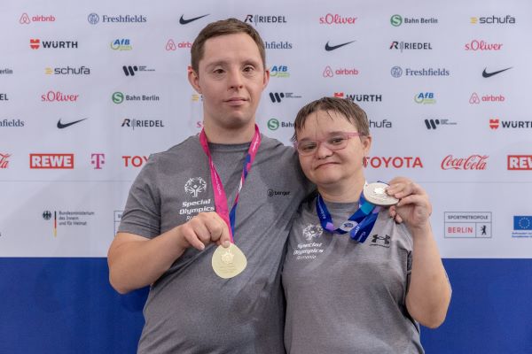 Mihai Arsenie și Corina Câmpeanu/ Foto: Special Olympics Romania - Facebook (Fotograf: Alina Cojocaru Photography)