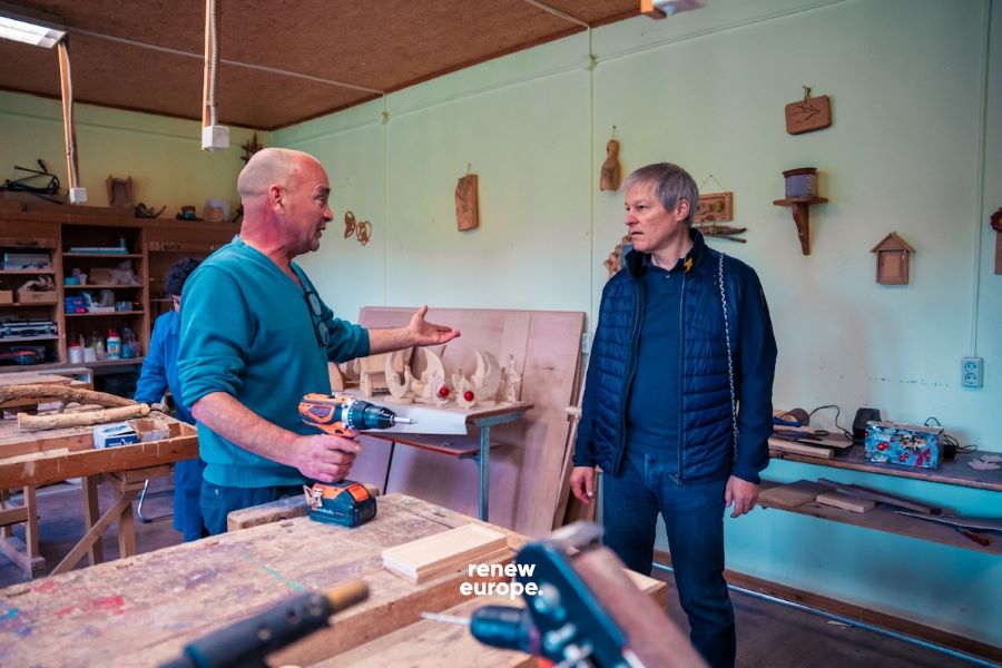 Dacian Cioloș a văzut în ultimele 6 luni zeci de proiecte sociale sau antreprenoriale din 23 de județe ale țării.