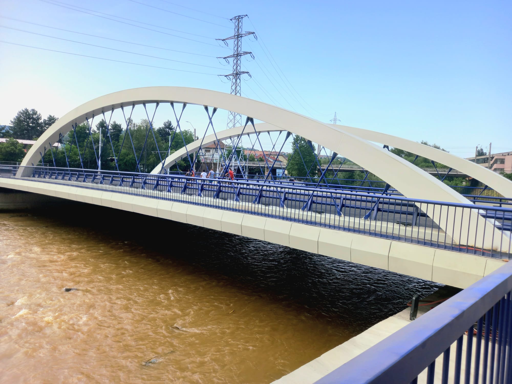 „Ultimele retușuri” la Podul Răsăritului. FOTO: Diana Cîmpean/ Monitorul de Cluj