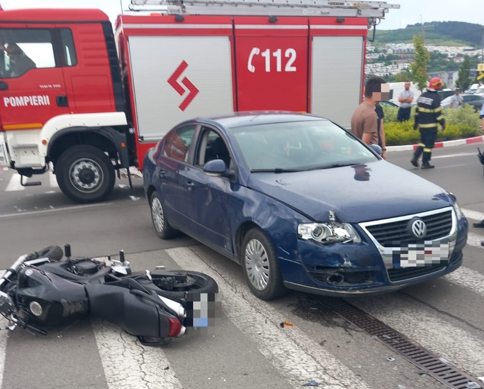 Accident cu victimă în parcarea unui centru comercial din Florești/Foto: ISU Cuj