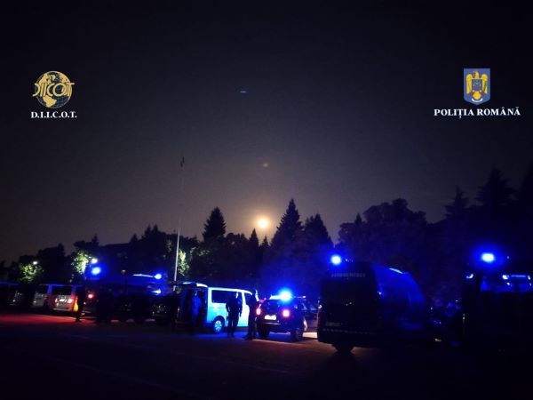 Procurorii DIICOT au reţinut 24 de inculpaţi