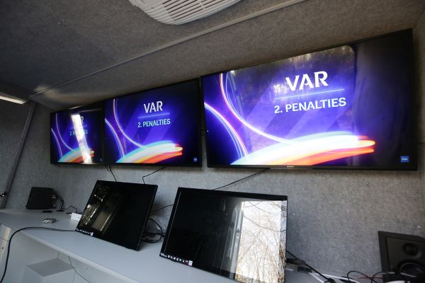 Camera de VAR/ Foto: Federația Română de Fotbal - Facebook