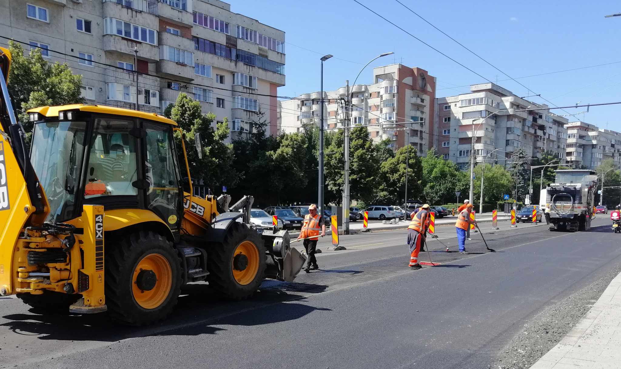 Pe Calea Mănăștur se lucrează și duminica. FOTO: monitorulcj.ro