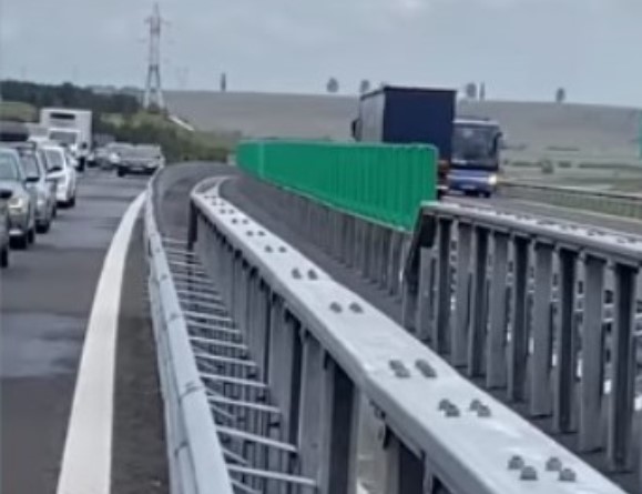 Un șofer de autocar a mers cu spatele pe A1 / Foto: Info Trafic jud. Sibiu