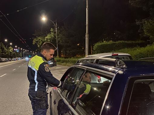 Șofer reținut de polițiști