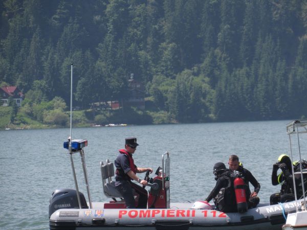 Pompieri și scafandri pe Lacul Colibița/ Foto: arhivă ISU Bistrița - Năsăud - Facebook